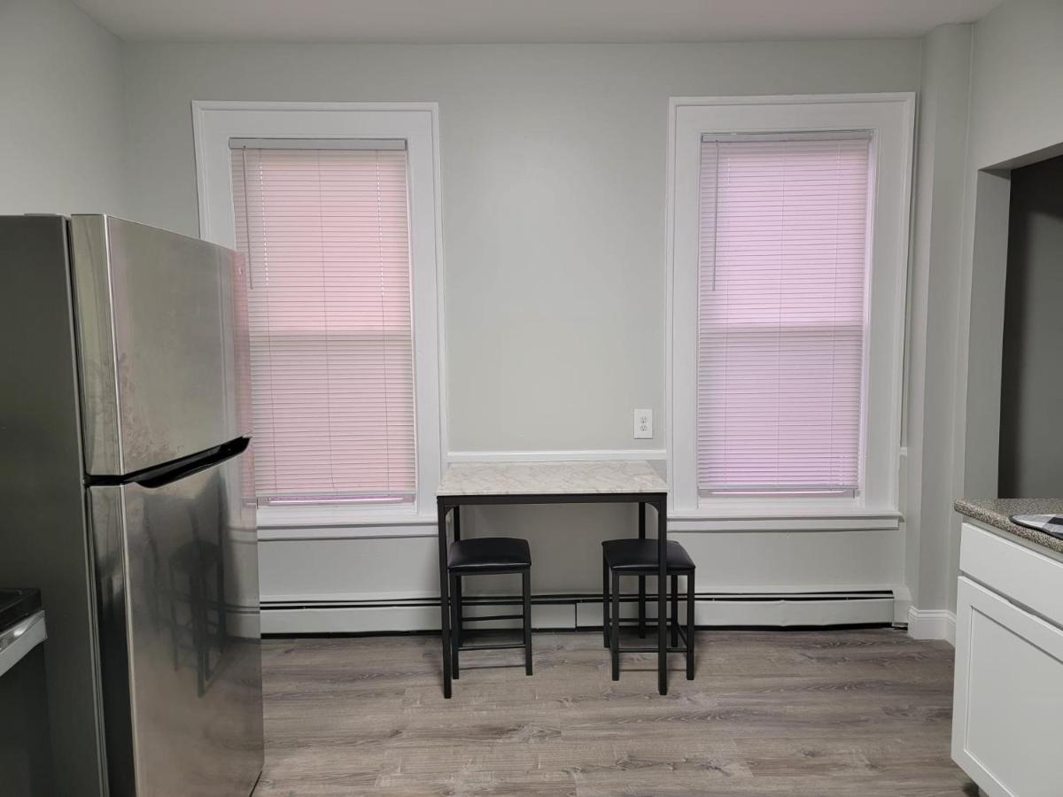 Room For Rent In Apartment ฮาร์ตฟอร์ด ภายนอก รูปภาพ